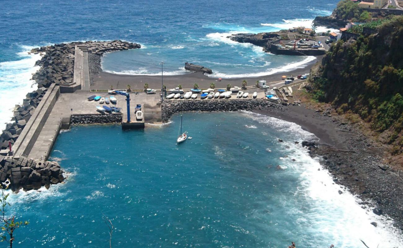 Puerto Espindola'in fotoğrafı siyah kum yüzey ile