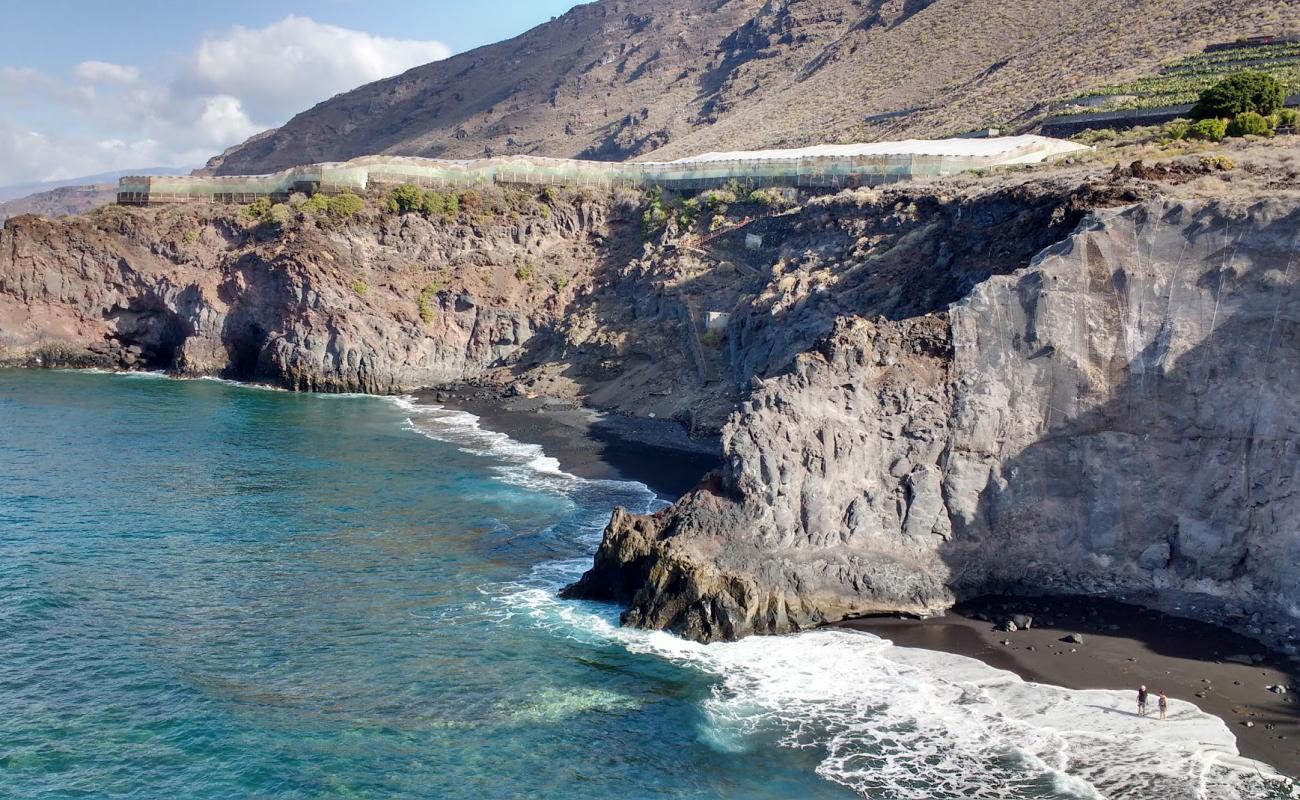 Playa La Zamora'in fotoğrafı siyah kum yüzey ile