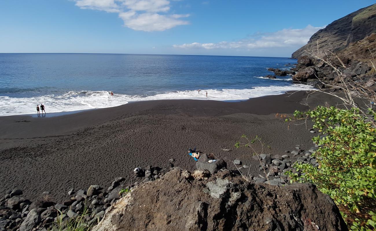Playa La Veta'in fotoğrafı gri kum yüzey ile