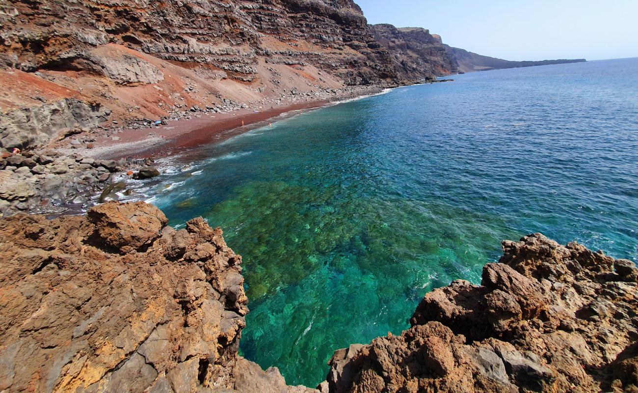 Playa del Verodal'in fotoğrafı pembe kum yüzey ile