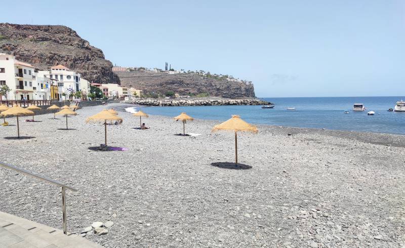 Playa de Santiago'in fotoğrafı gri çakıl taşı yüzey ile