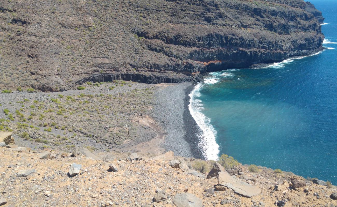 Playa de la Negra'in fotoğrafı gri çakıl taşı yüzey ile