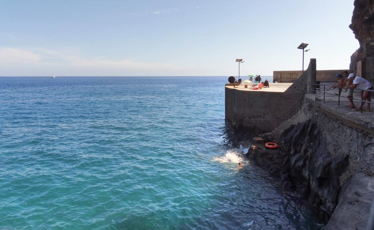 Playa de la Rajita'in fotoğrafı beton kaplı yüzey yüzey ile