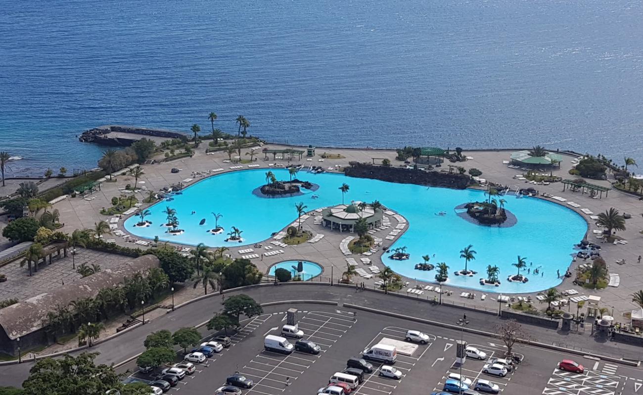 Maritimo Cesar Manrique'in fotoğrafı taşlı kum yüzey ile