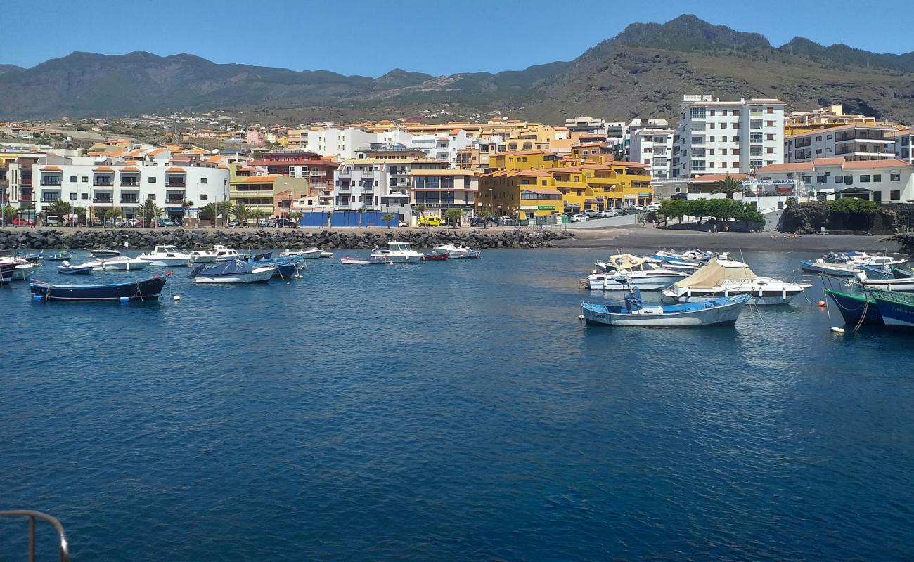 Playa del Pozo'in fotoğrafı gri kum ve çakıl yüzey ile