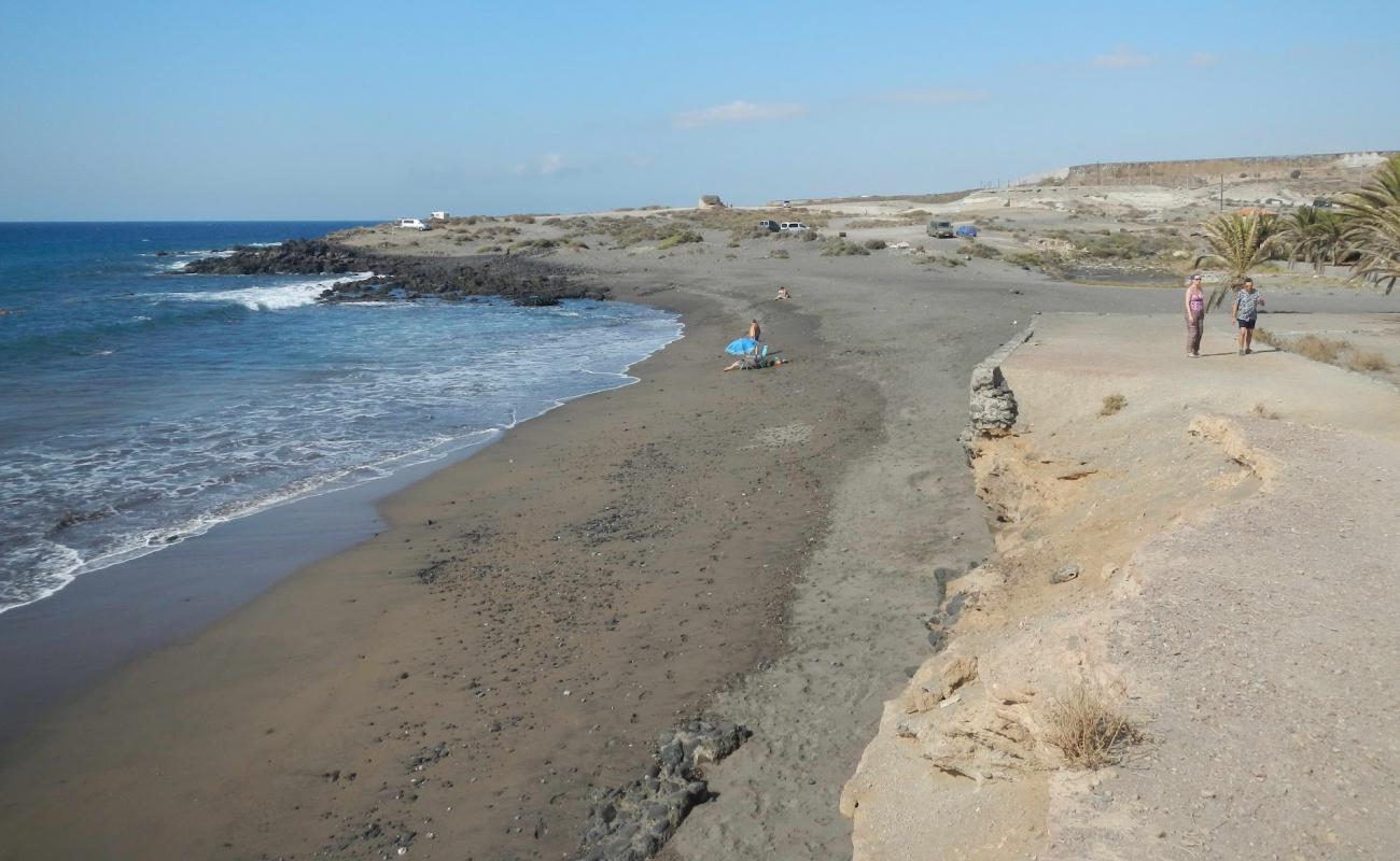 Playa la Maretas'in fotoğrafı kahverengi kum yüzey ile