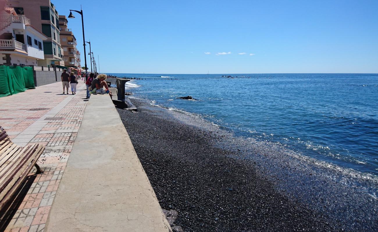 Playa Las Galletas'in fotoğrafı gri kum ve çakıl yüzey ile