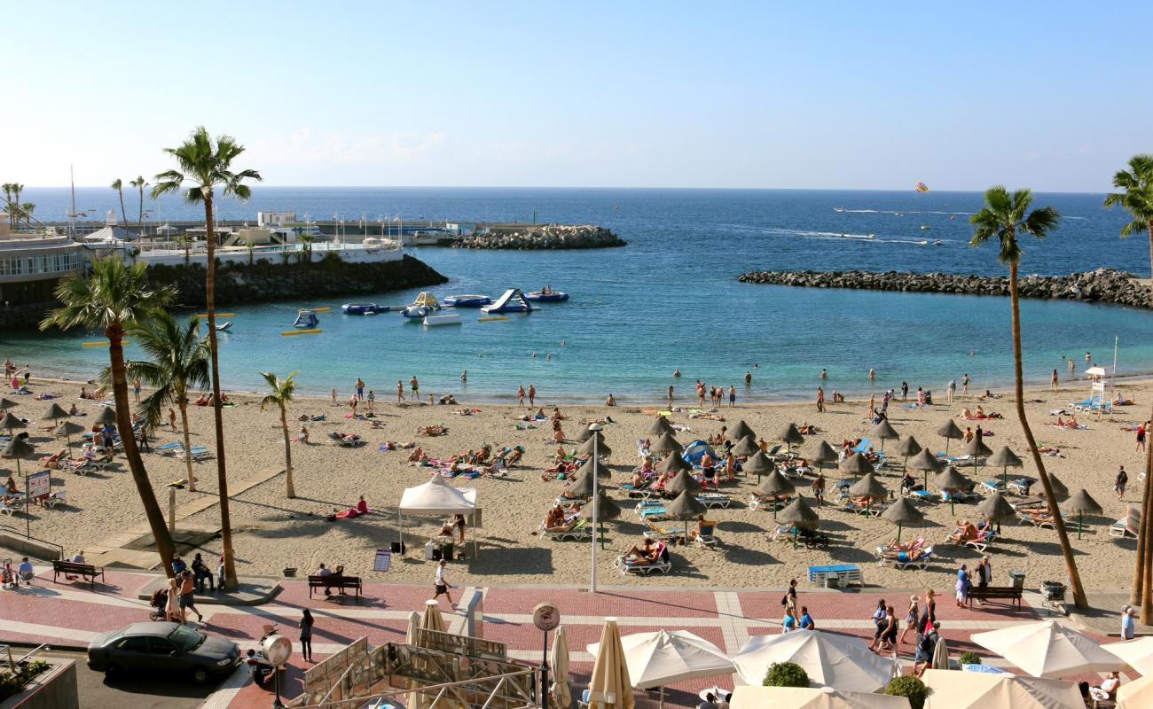 Playa de la Pinta'in fotoğrafı parlak ince kum yüzey ile