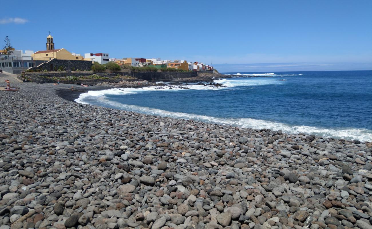 Playa de la Caleta'in fotoğrafı gri kum ve çakıllar yüzey ile