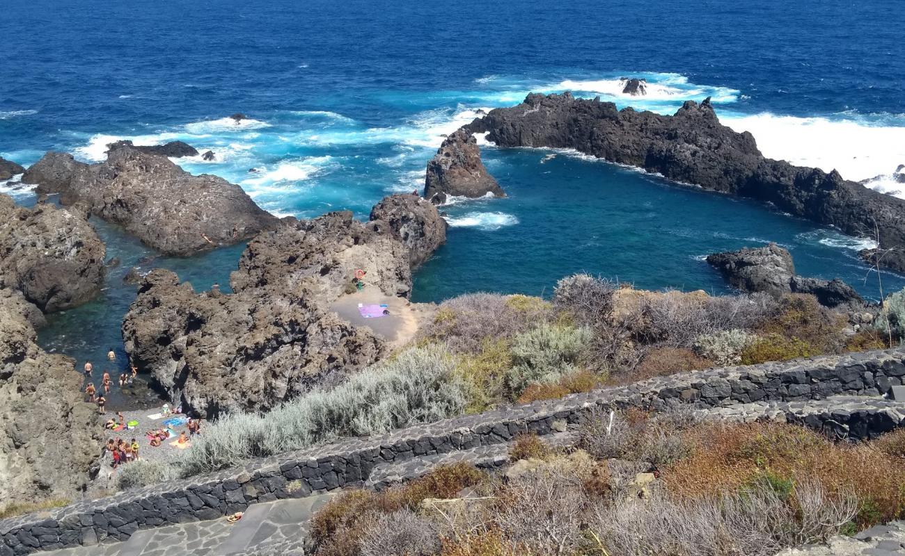 Charco del Viento'in fotoğrafı taşlı kum yüzey ile