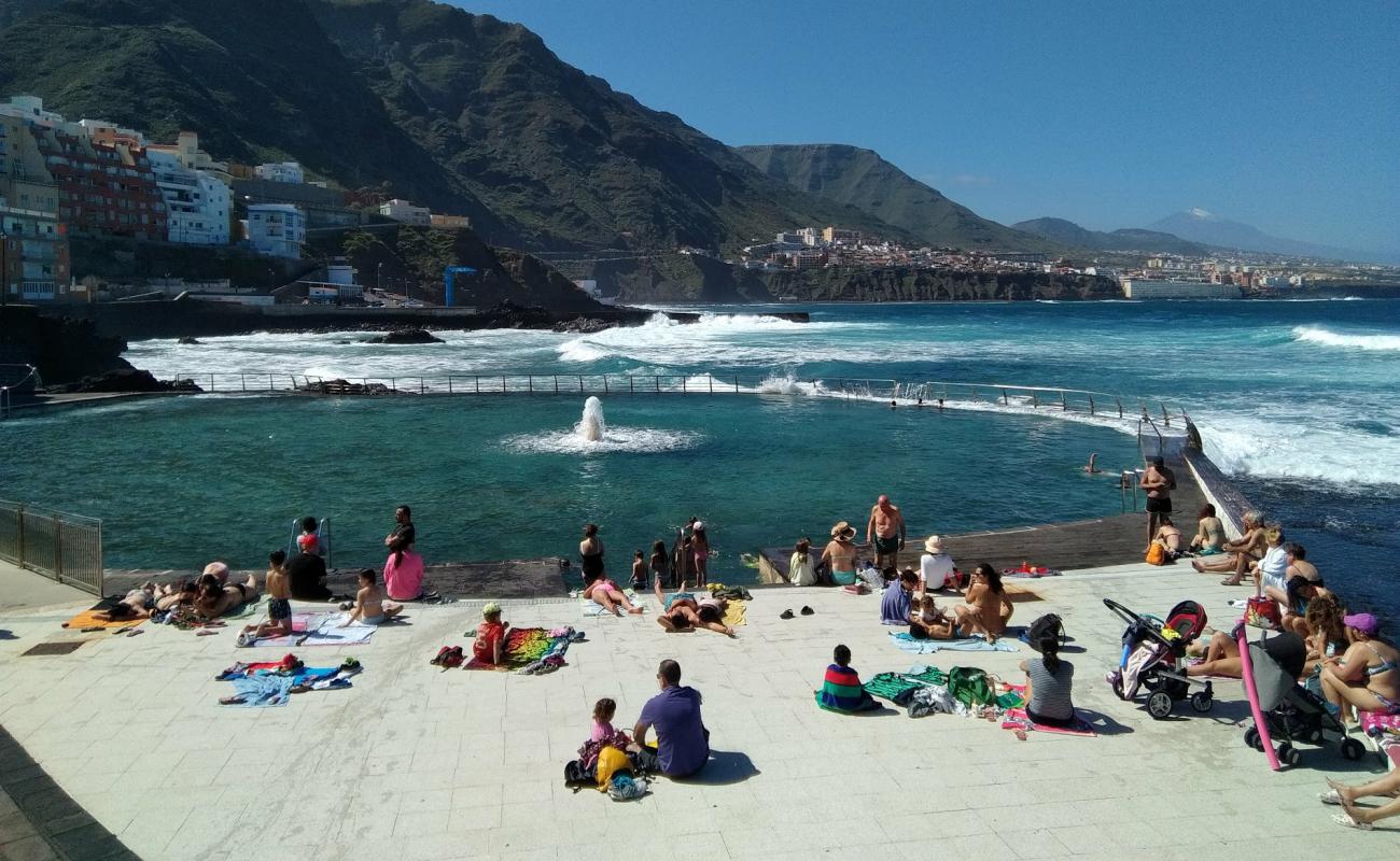 Punta Del Hidalgo Pool'in fotoğrafı beton kaplı yüzey yüzey ile