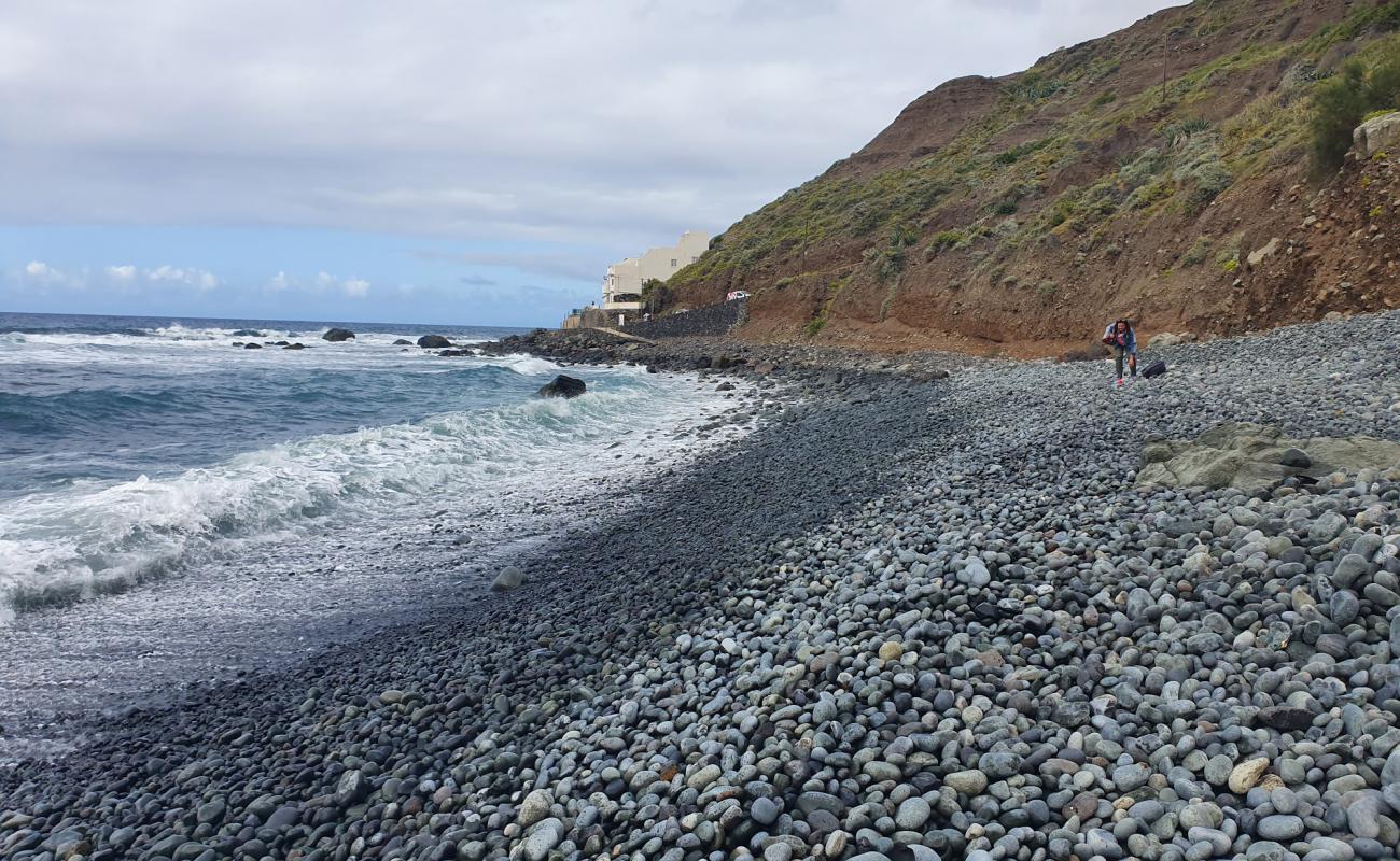 Playa Tachero'in fotoğrafı gri çakıl taşı yüzey ile