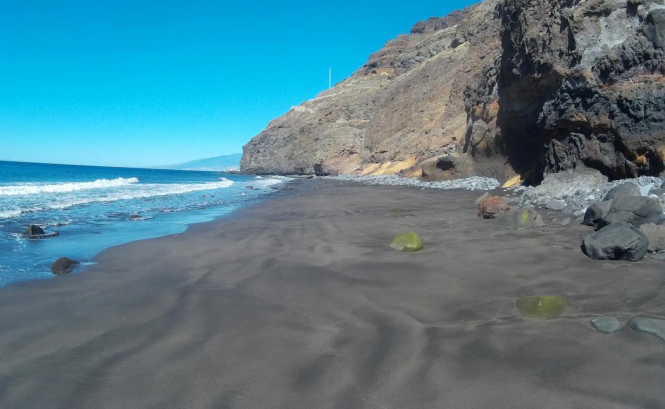 Playa El Llano'in fotoğrafı gri kum yüzey ile