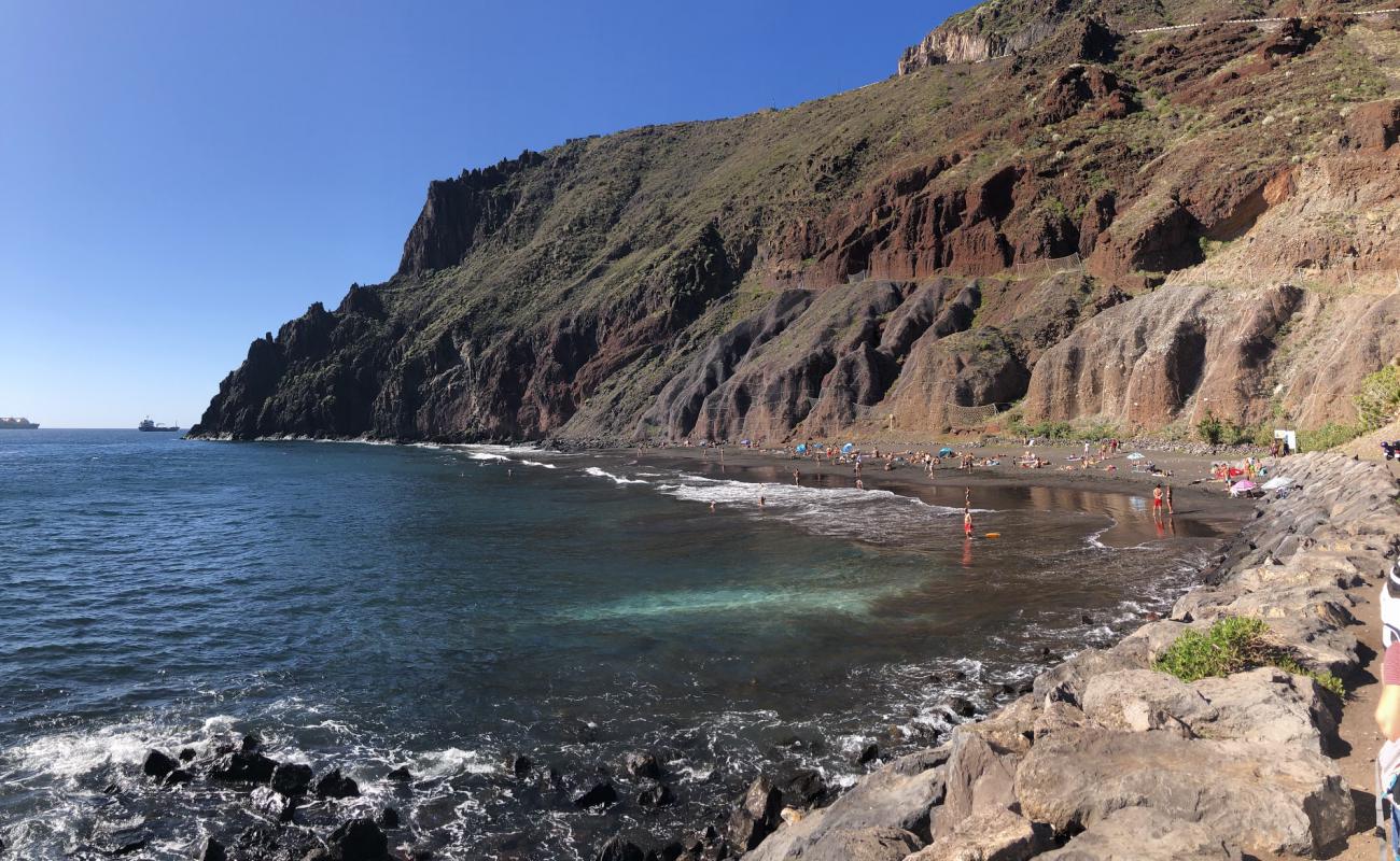 Playa de Las Gaviotas'in fotoğrafı gri kum yüzey ile