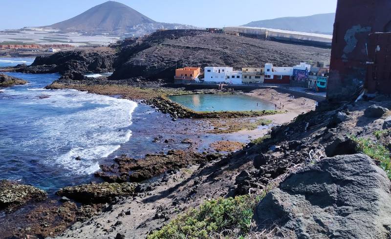 Playa Dos Roques'in fotoğrafı taşlı kum yüzey ile