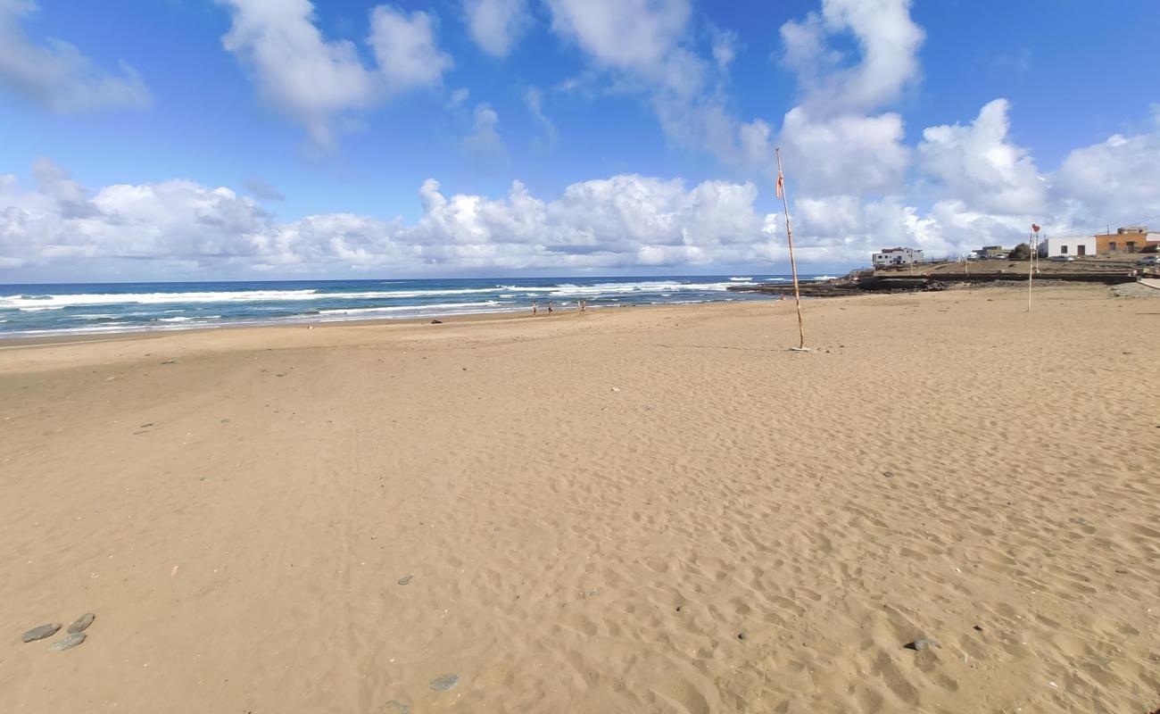 Playa del Agujero'in fotoğrafı parlak kum yüzey ile