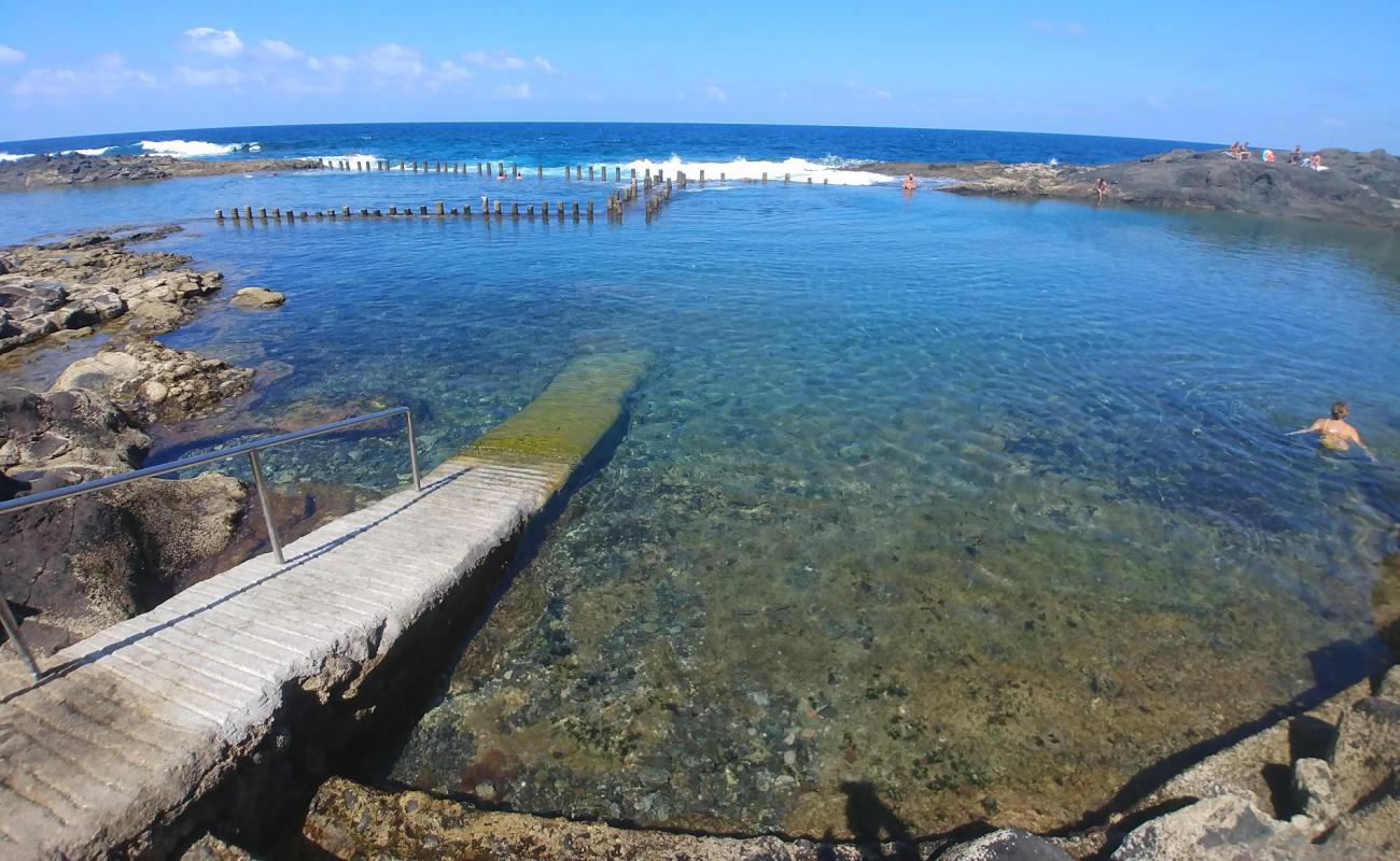 Roque prieto pools'in fotoğrafı kayalık arazi yüzey ile