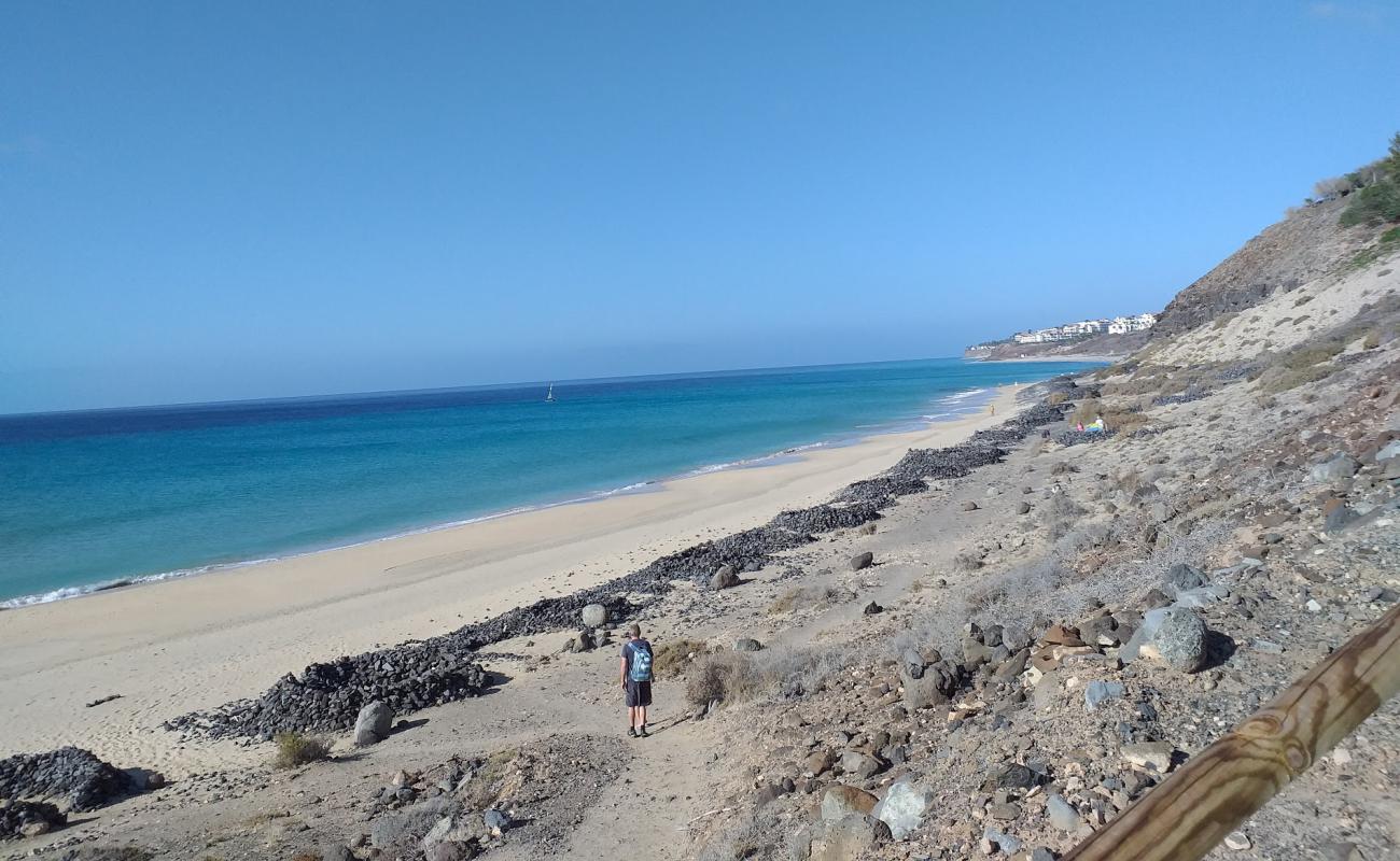 Playa de Esquinzo'in fotoğrafı i̇nce bej kum yüzey ile