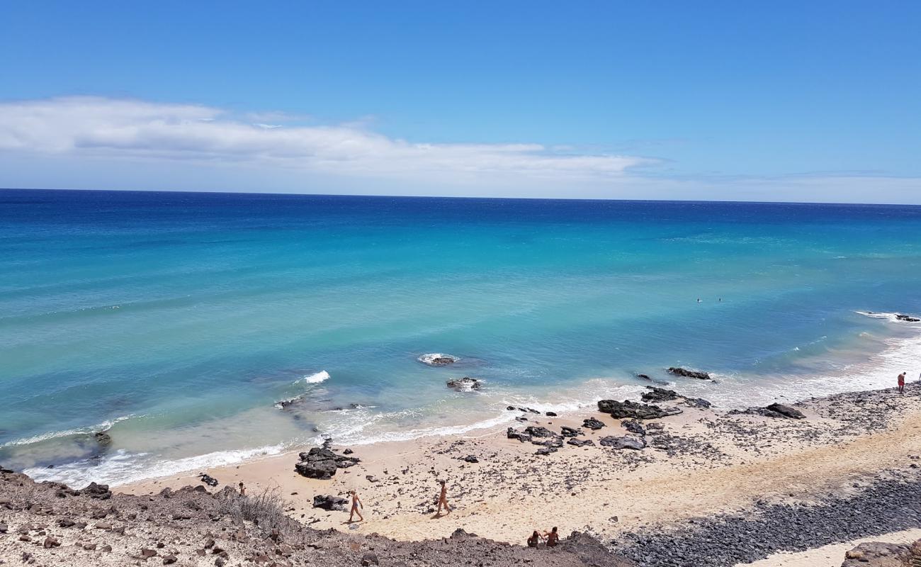 Playa de Butihondo'in fotoğrafı parlak kum yüzey ile