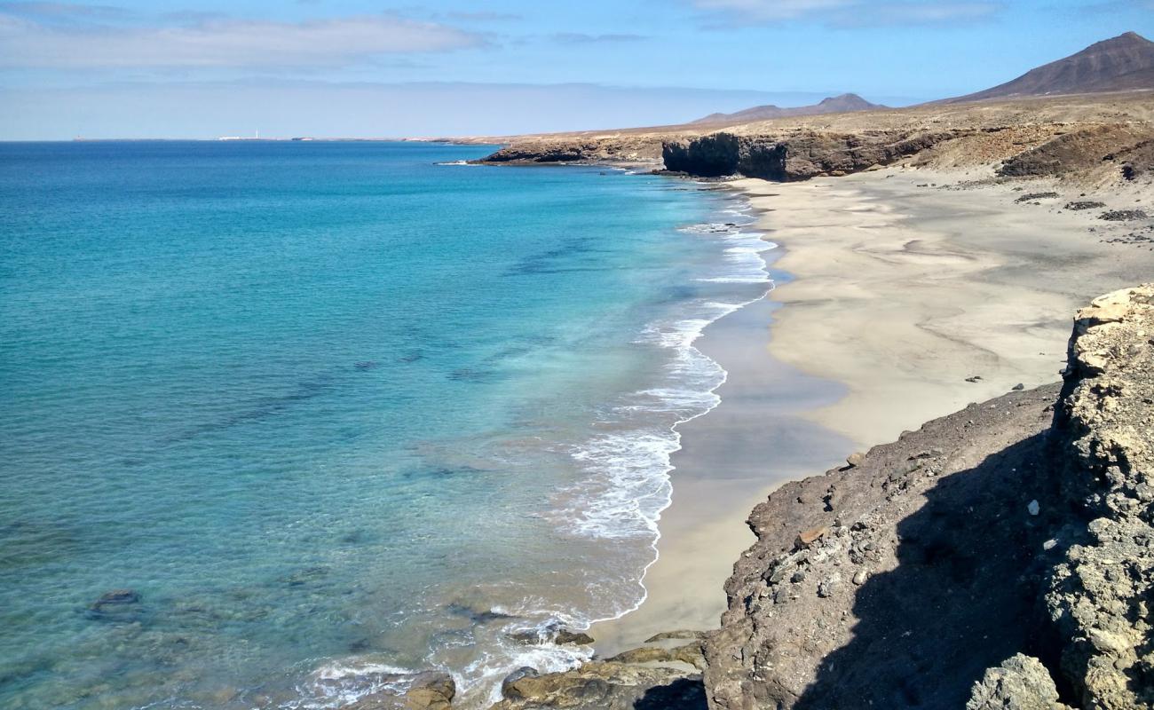 Playa Juan Gomez'in fotoğrafı i̇nce bej kum yüzey ile