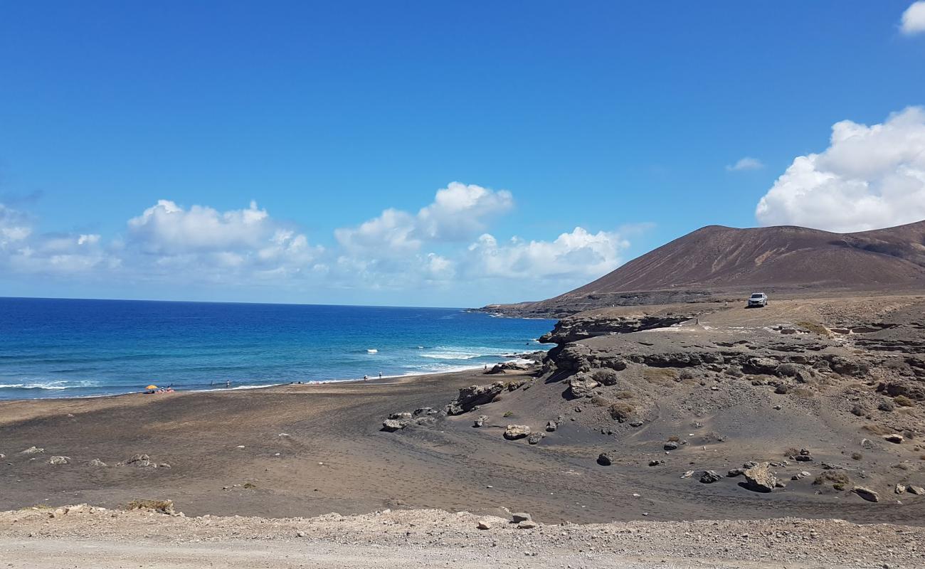 Playa de la Solapa'in fotoğrafı kahverengi kum yüzey ile