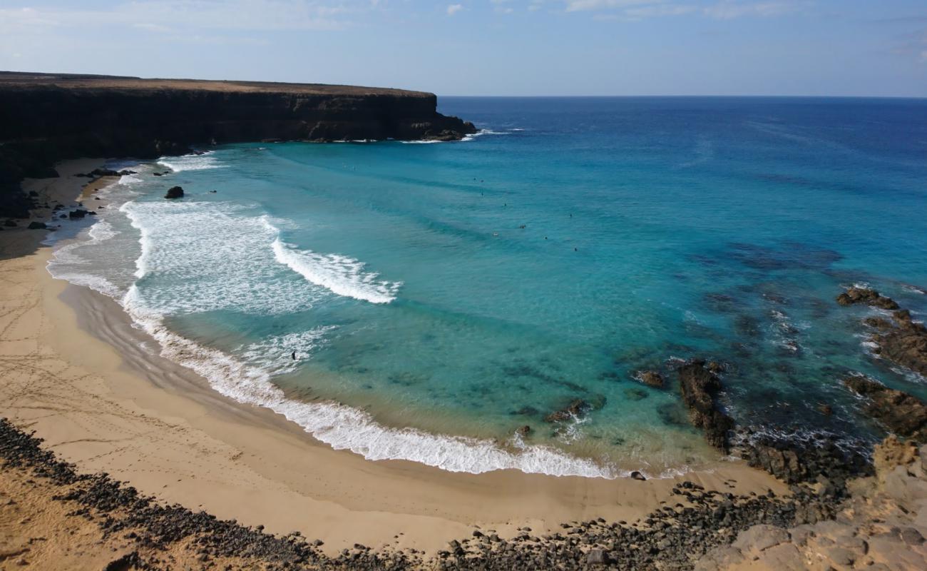 Playa de Esquinzo'in fotoğrafı açık bej kum yüzey ile