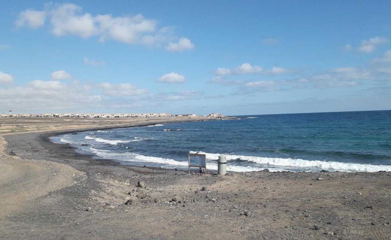 Playa para perros'in fotoğrafı gri kum ve çakıllar yüzey ile