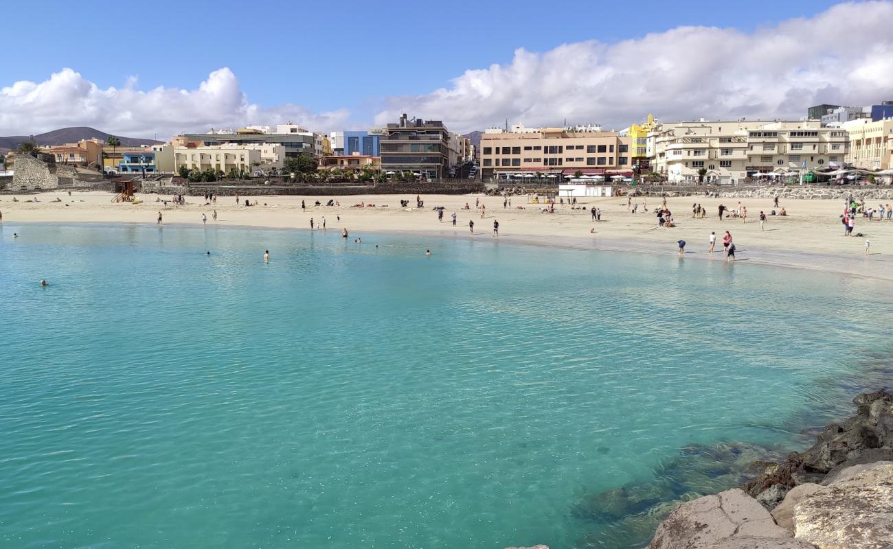 Playa Chica'in fotoğrafı i̇nce bej kum yüzey ile