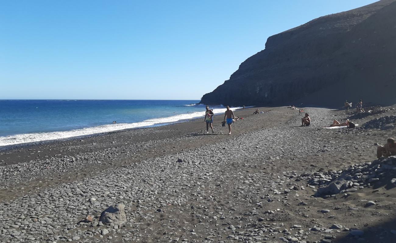 Playa de la Arena'in fotoğrafı gri kum ve çakıllar yüzey ile