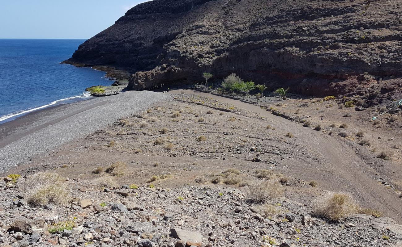 Playa La Casa'in fotoğrafı gri kum ve çakıllar yüzey ile