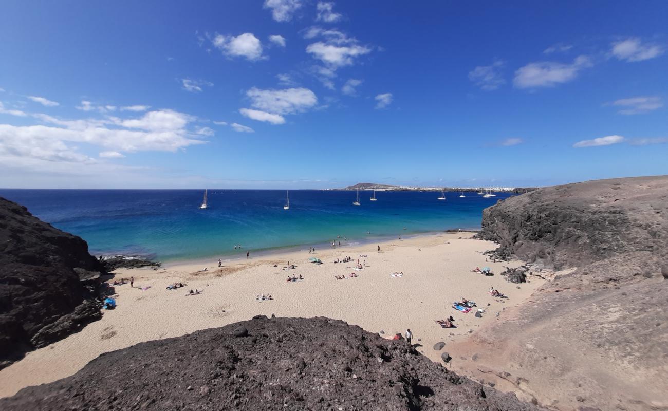 Playa de la Cera'in fotoğrafı i̇nce bej kum yüzey ile