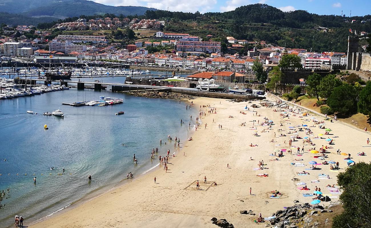 Praia da Barbeira'in fotoğrafı parlak kabuk kumu yüzey ile