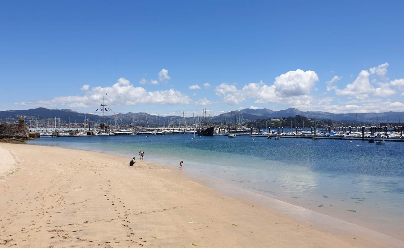 Praia da Ribeira'in fotoğrafı parlak ince kum yüzey ile