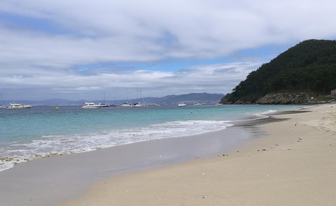 Praia de San Martino'in fotoğrafı beyaz ince kum yüzey ile