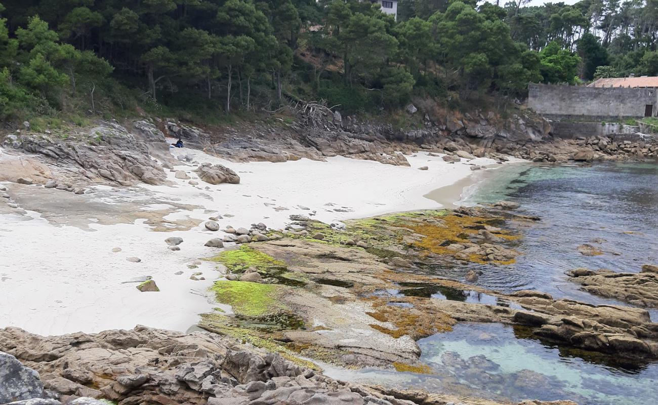 Praia do Couso'in fotoğrafı düz bir kıyı şeridi ile birlikte