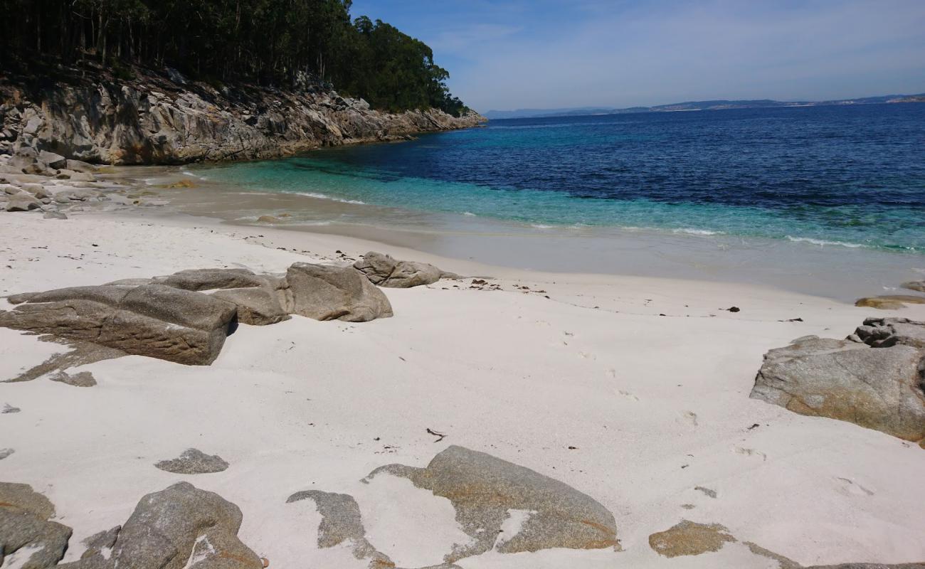 Praia Estrepeiros II'in fotoğrafı beyaz kum yüzey ile