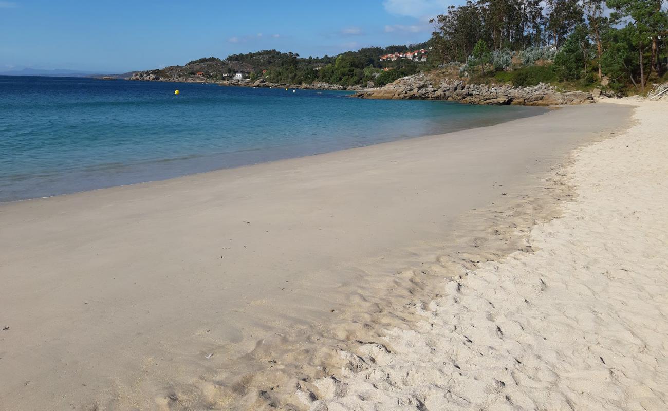 Areacova beach'in fotoğrafı parlak ince kum yüzey ile