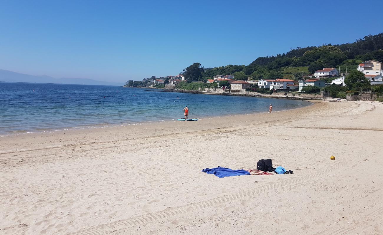 Praia Samieira'in fotoğrafı beyaz kum yüzey ile