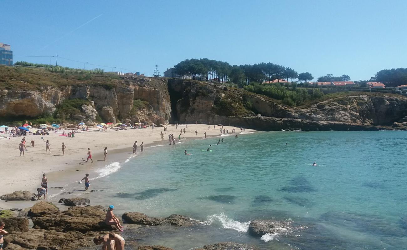 Paxarinas beach'in fotoğrafı beyaz ince kum yüzey ile