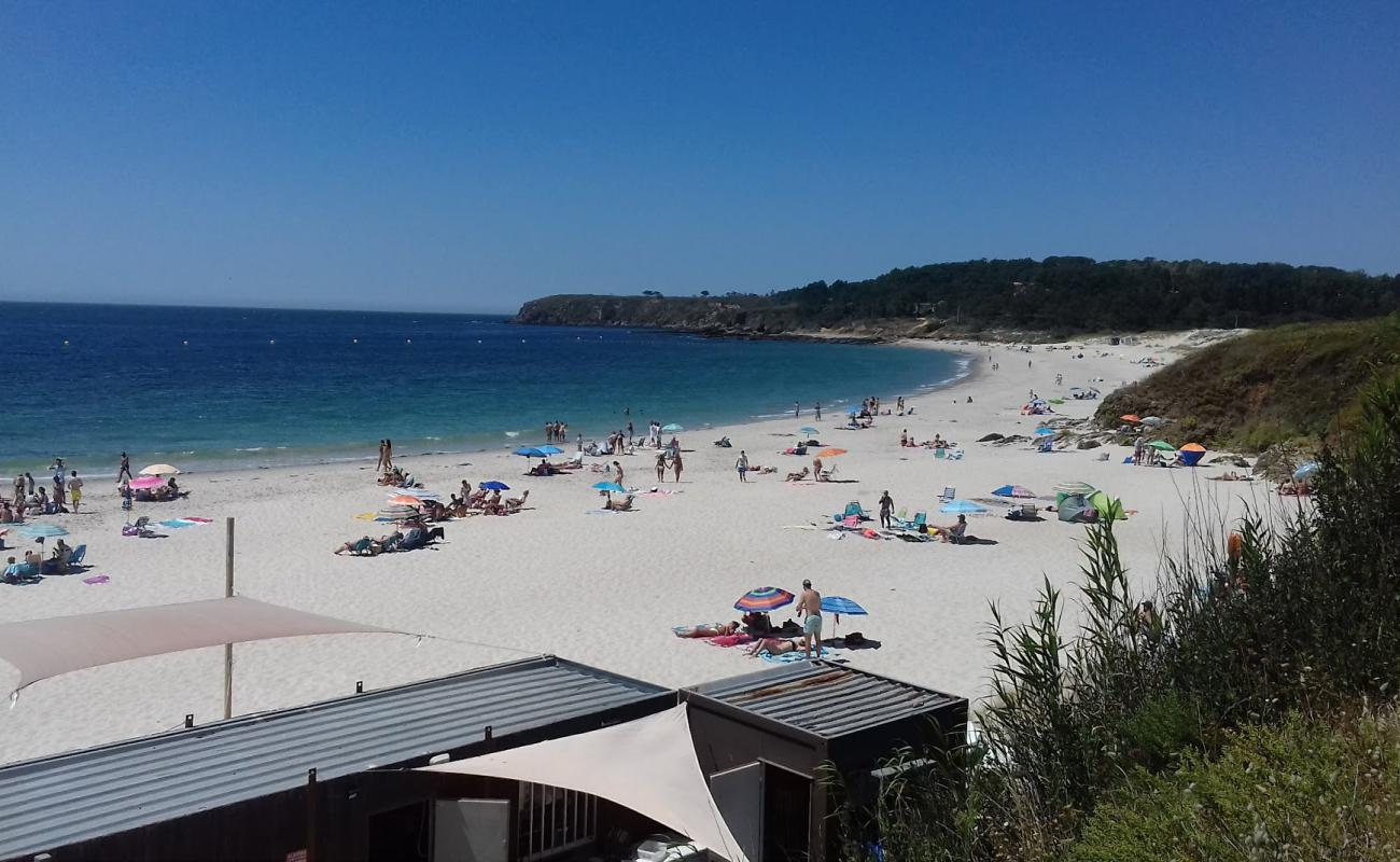 Pragueira beach'in fotoğrafı beyaz ince kum yüzey ile