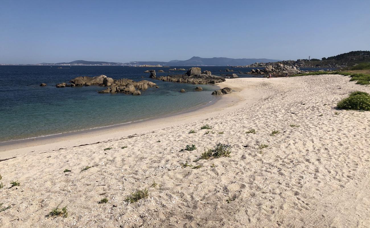 Aguieira beach'in fotoğrafı beyaz kum yüzey ile