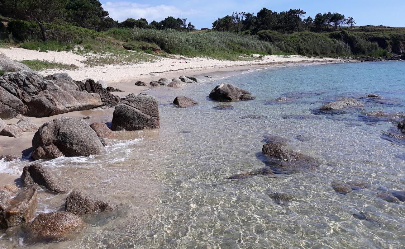 Pateiro beach'in fotoğrafı beyaz kum yüzey ile