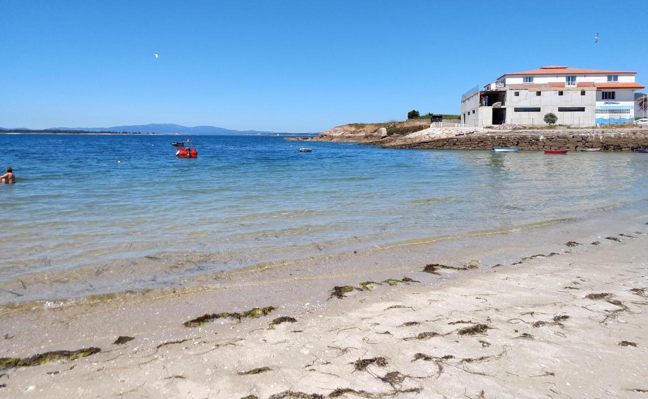 Praia de Conroibo'in fotoğrafı beyaz kum yüzey ile