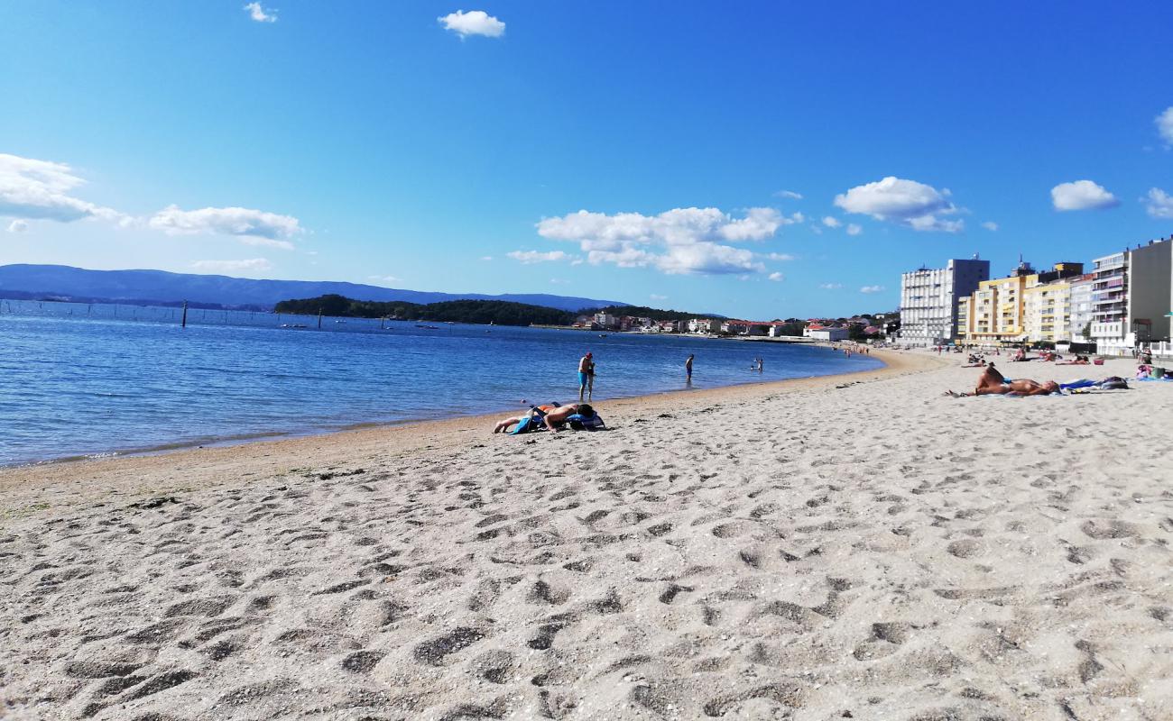 Praia de Compostela'in fotoğrafı parlak kum yüzey ile