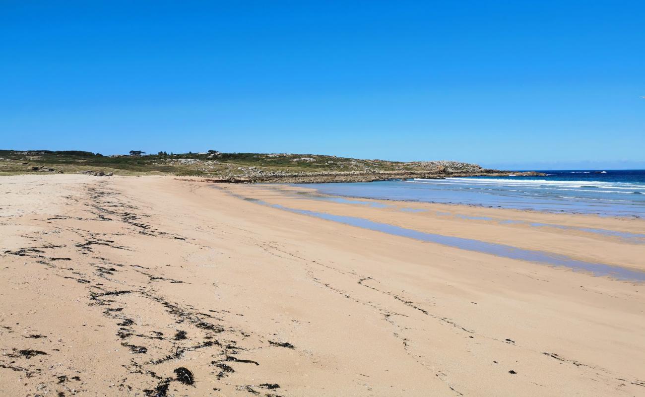 Serans beach'in fotoğrafı açık bej kum yüzey ile