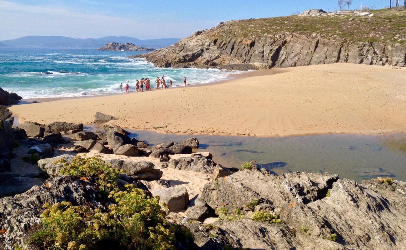 Dique beach'in fotoğrafı parlak ince kum yüzey ile