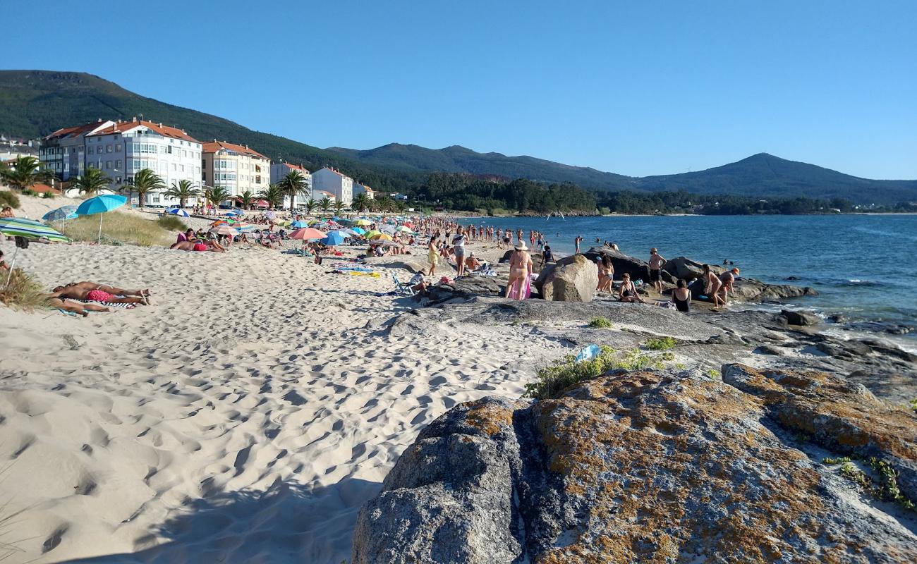 Coira beach'in fotoğrafı beyaz ince kum yüzey ile