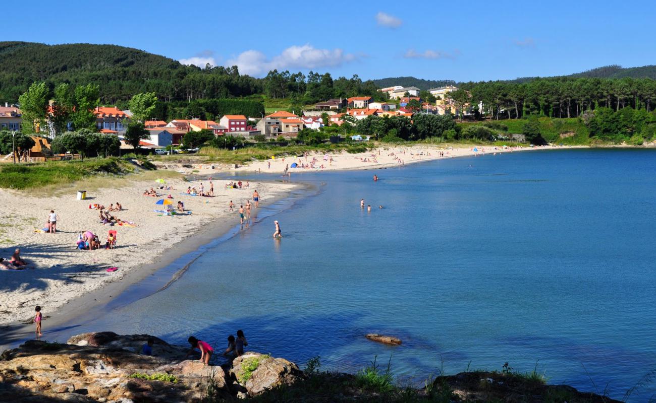 Praia de Sardineiro'in fotoğrafı beyaz kum yüzey ile