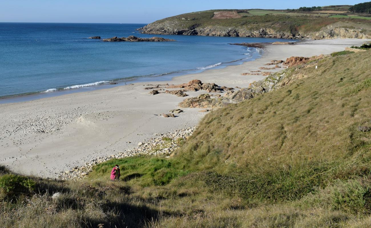 Praia de Nemina'in fotoğrafı beyaz kum yüzey ile