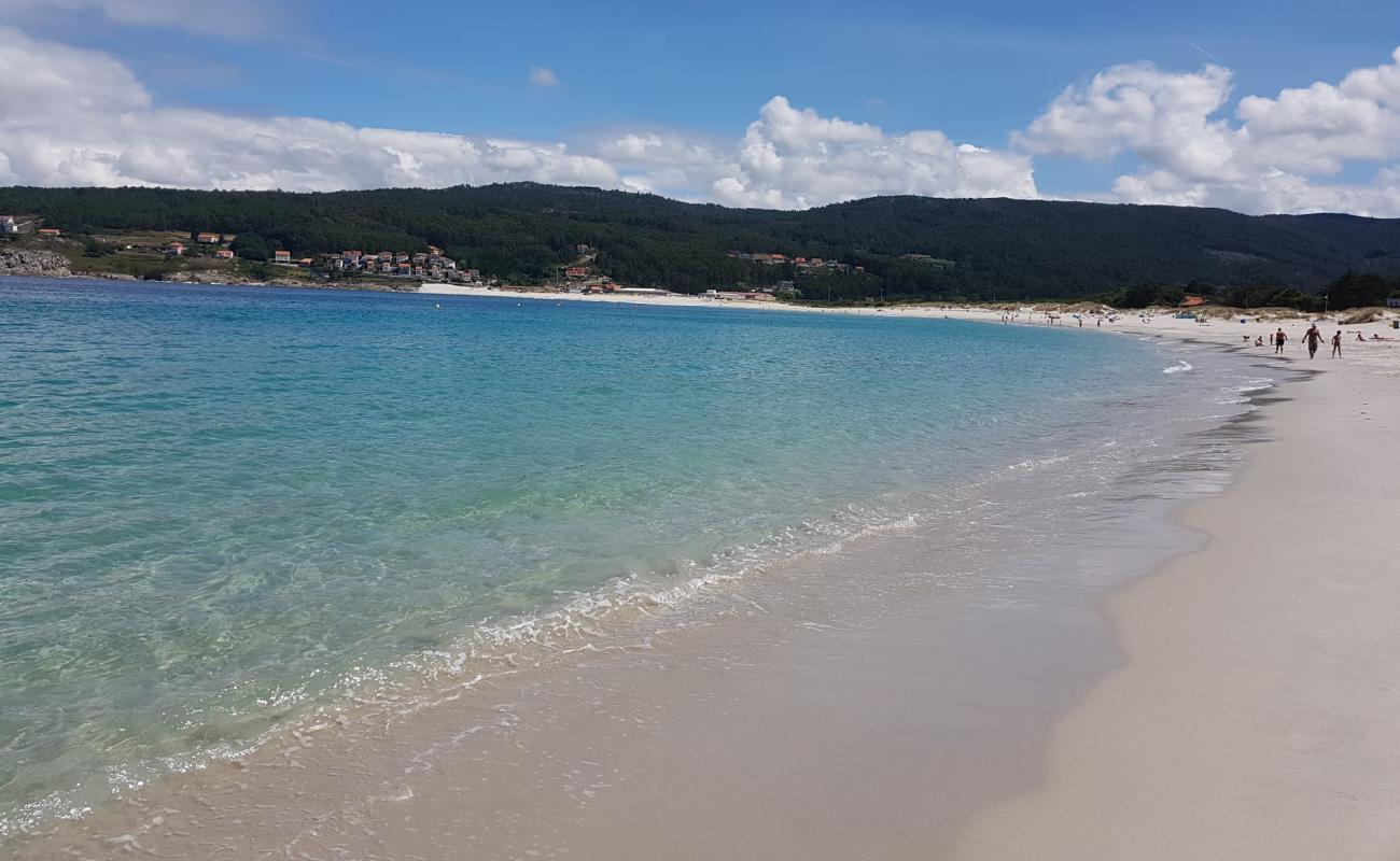 Laxe Plajı'in fotoğrafı beyaz ince kum yüzey ile